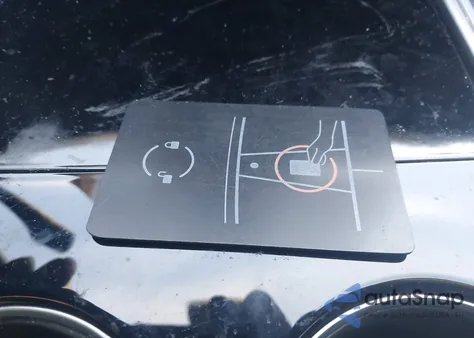 2021 Tesla Model Y Long Range Dual Motor All-Wheel Drive z USA, uszkodzony, nr VIN 5YJYGDEE1MF095069